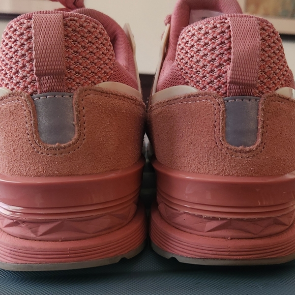 New Balance Pink 10 - Picture 2 of 8